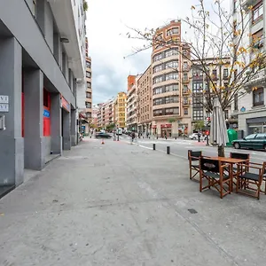  Apartamento Renovado Piso De Diseño En Barrio Selecto By Sah España
